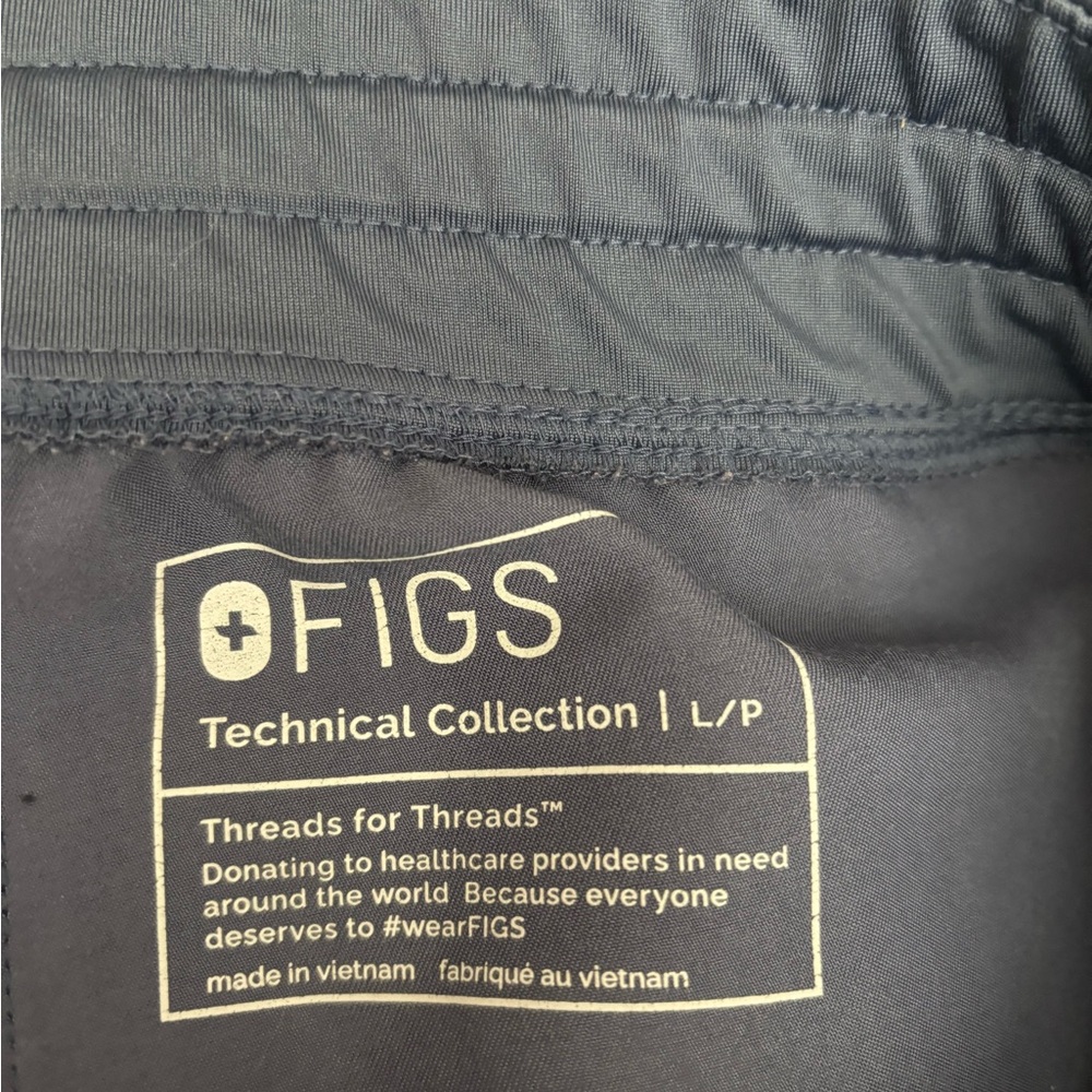 Figs grey scrub Zamora joggers with Elastic Waistband and Tapered Ankles - Picture 3 of 3